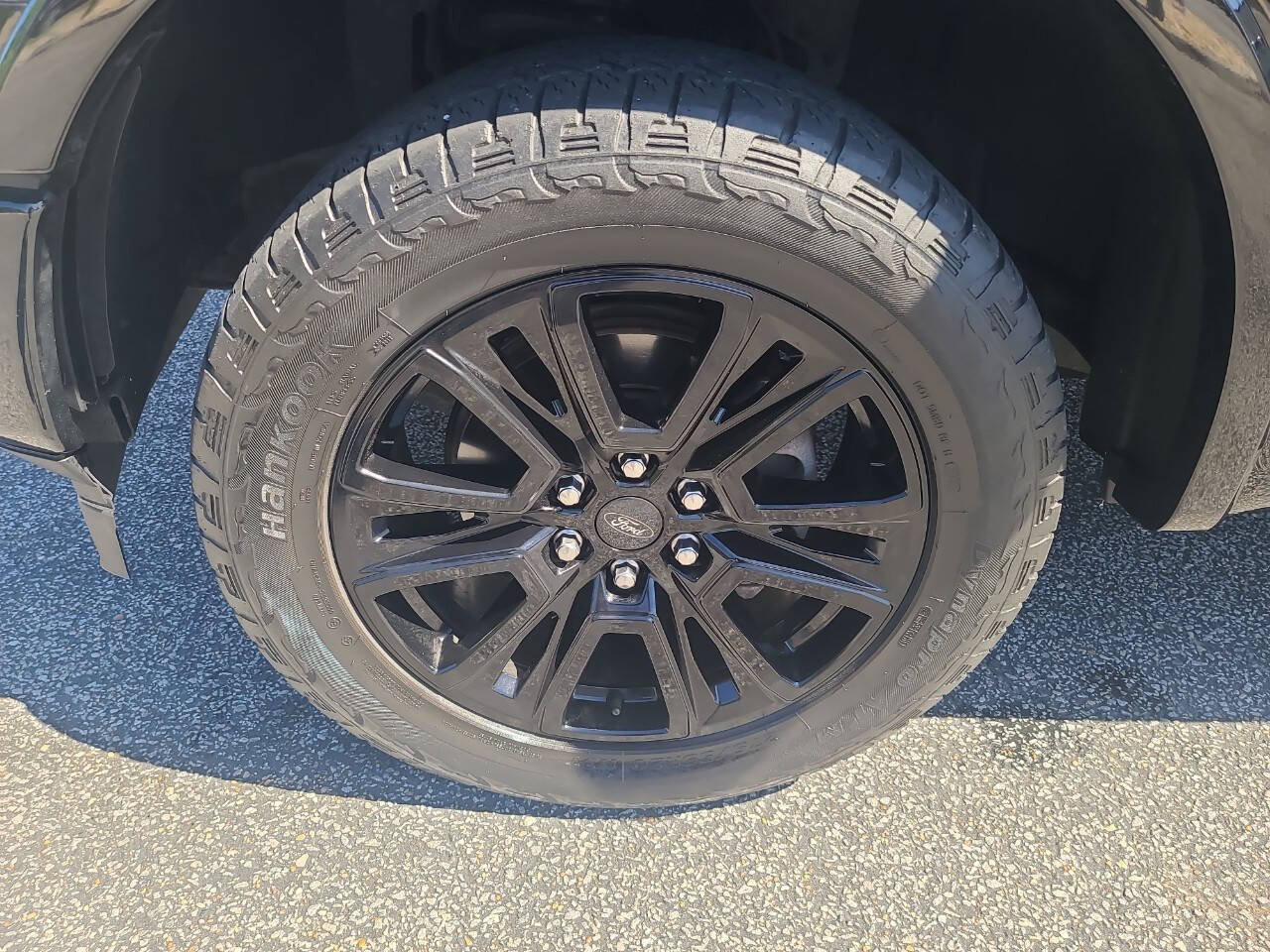 Used 2018 Ford F150 Platinum w/ Equipment Group 701A Luxury AWD/4WD image 14