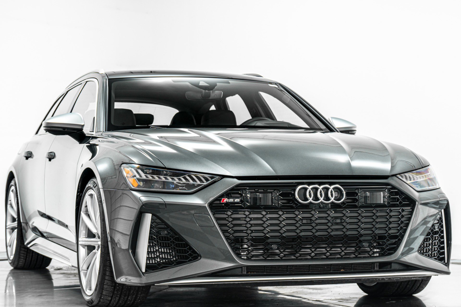 Used 2023 Audi RS 6 AWD/4WD image 3