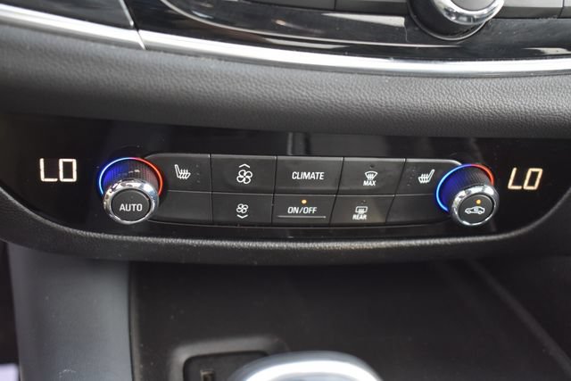 Certified 2018 Buick Enclave Essence w/ Trailering Package FWD image 33