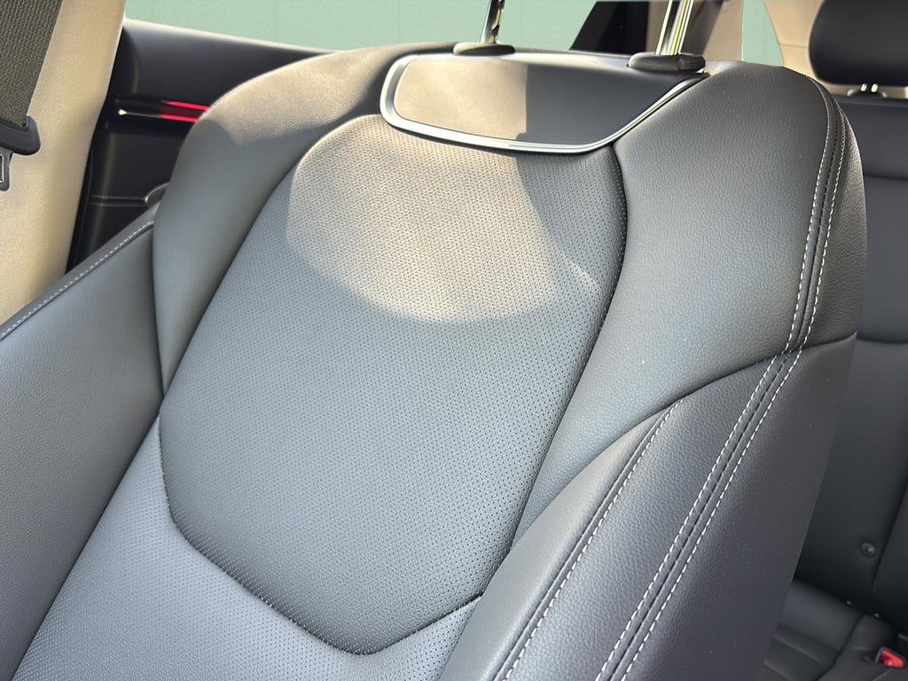 Certified 2026 Genesis GV70 2.5T image 39