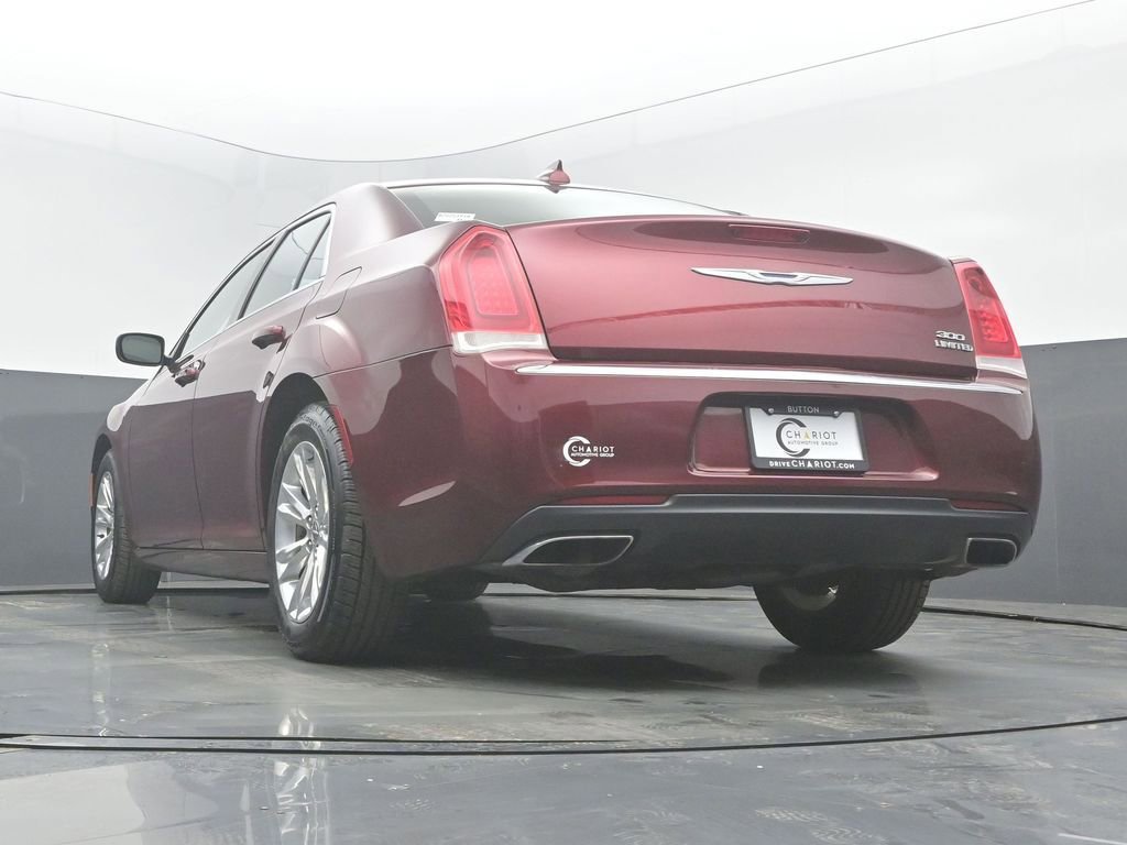 Used 2016 Chrysler 300 Limited image 47