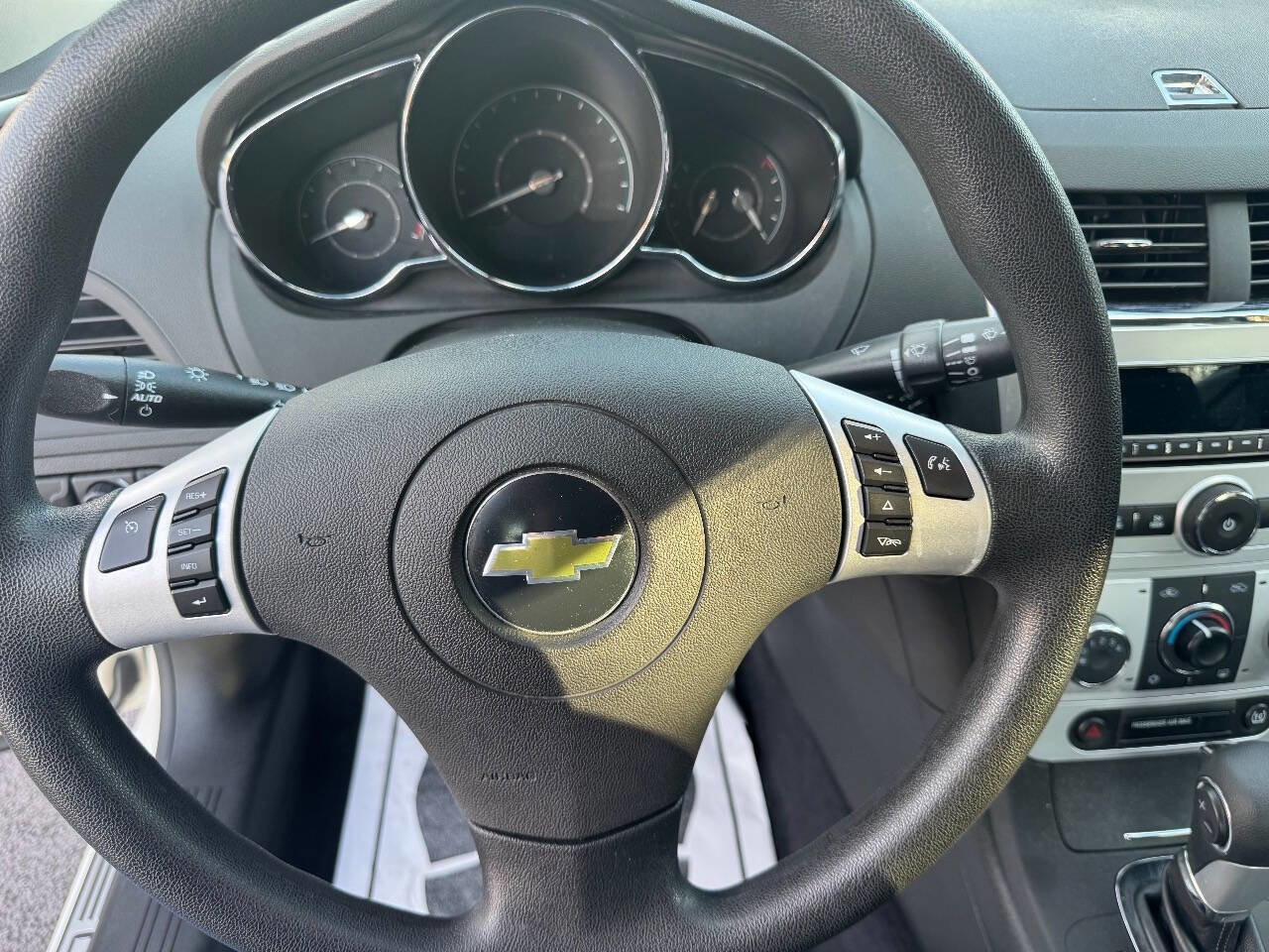 Used 2011 Chevrolet Malibu LT w/ White Diamond Premium Package FWD image 9