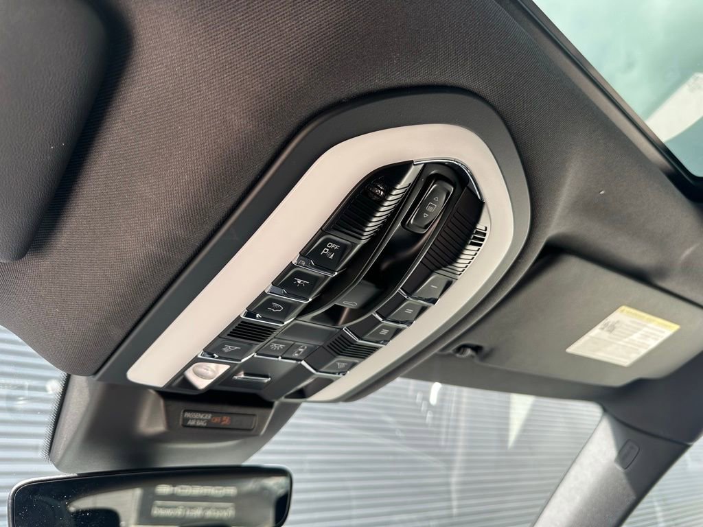 Certified 2026 Porsche Macan Turbo AWD/4WD image 36