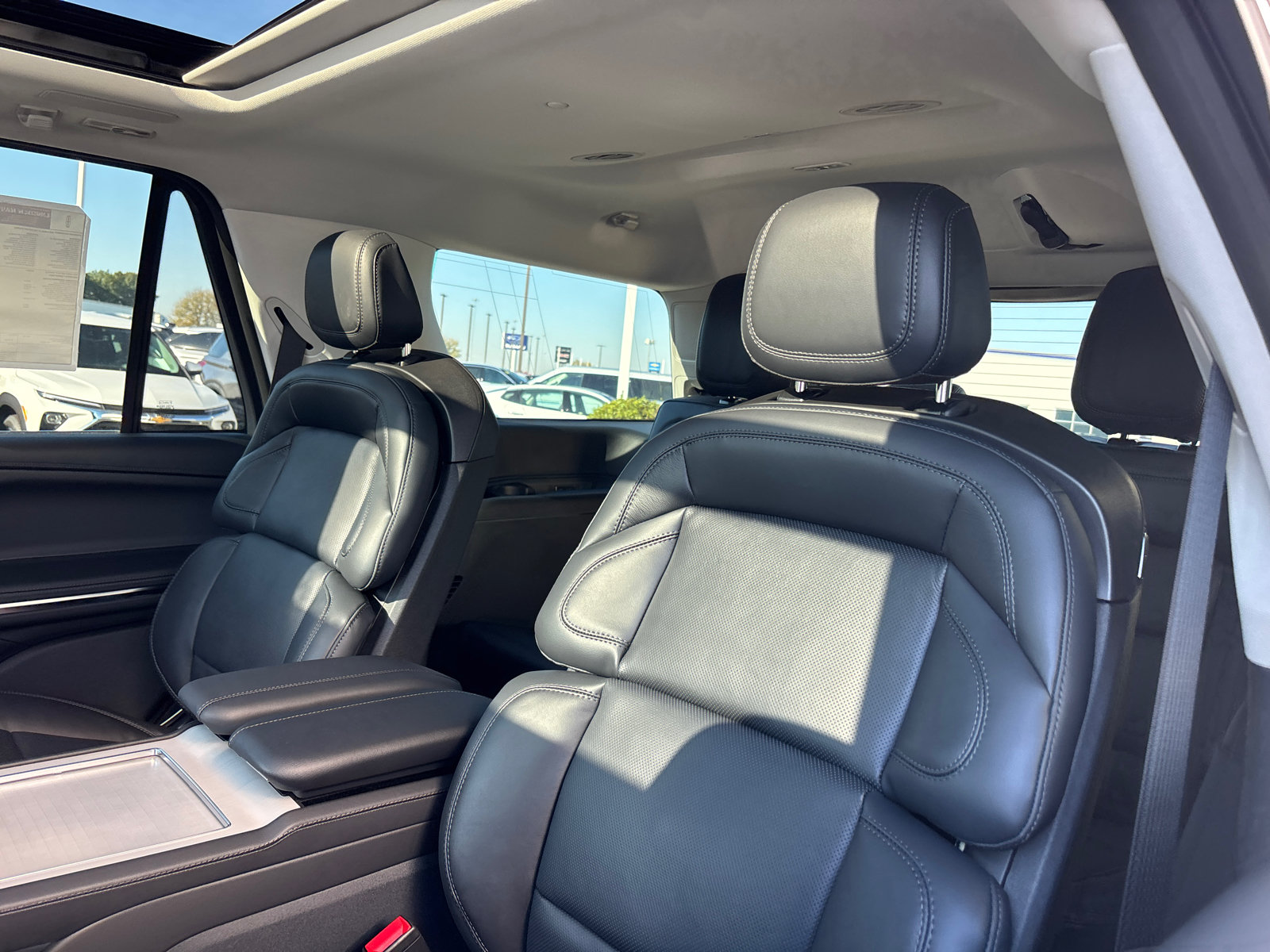 New 2027 Lincoln Navigator Reserve AWD/4WD image 26