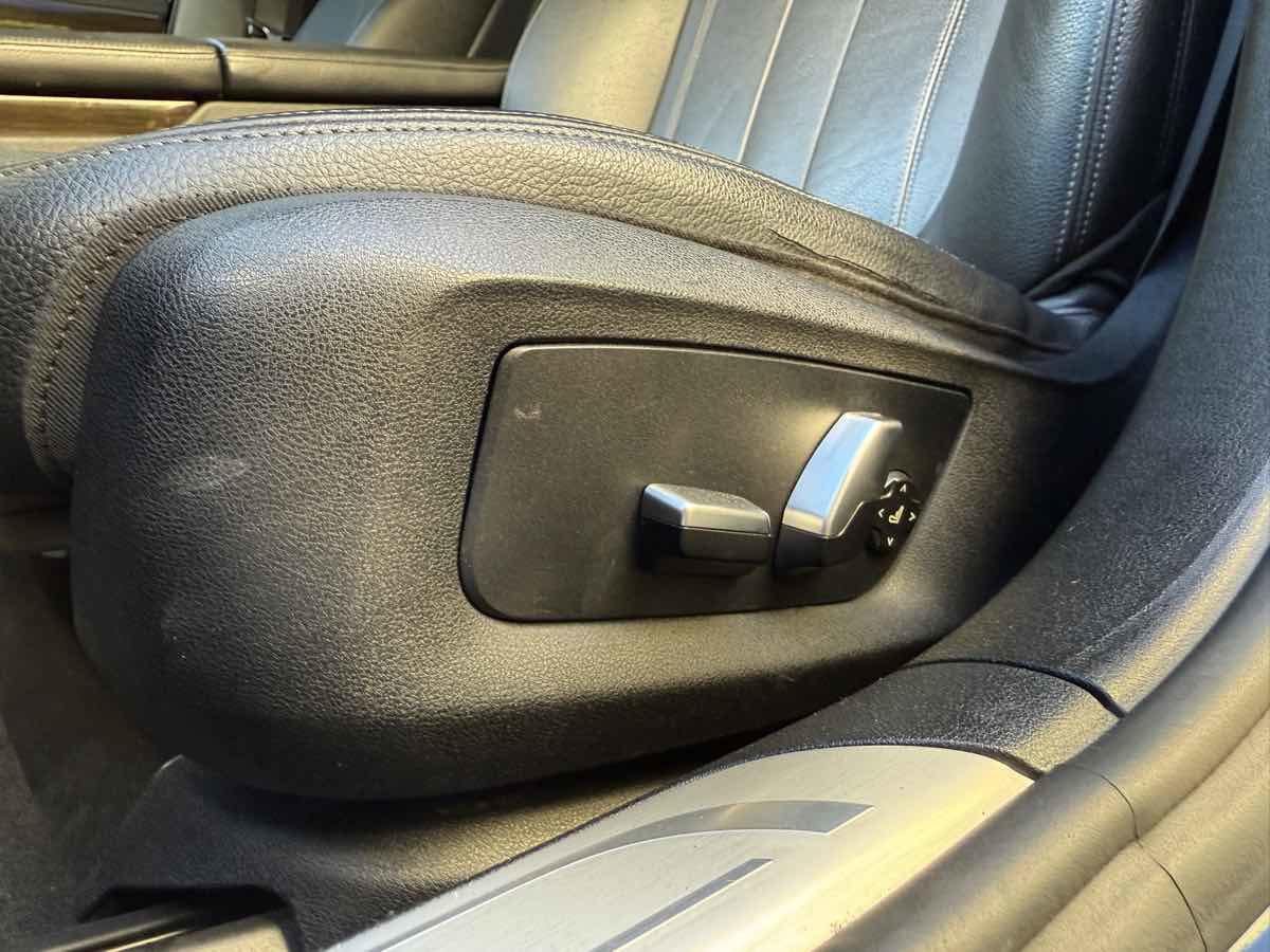 Used 2016 BMW 740i image 35