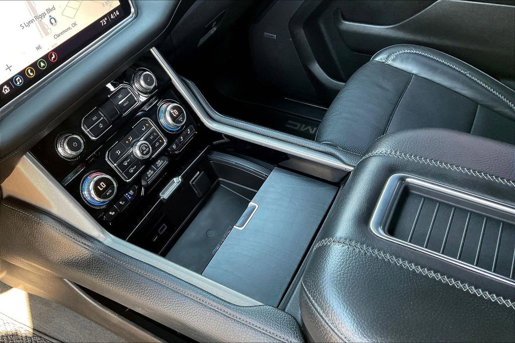 Used 2021 GMC Yukon Denali w/ Denali Premium Package image 14