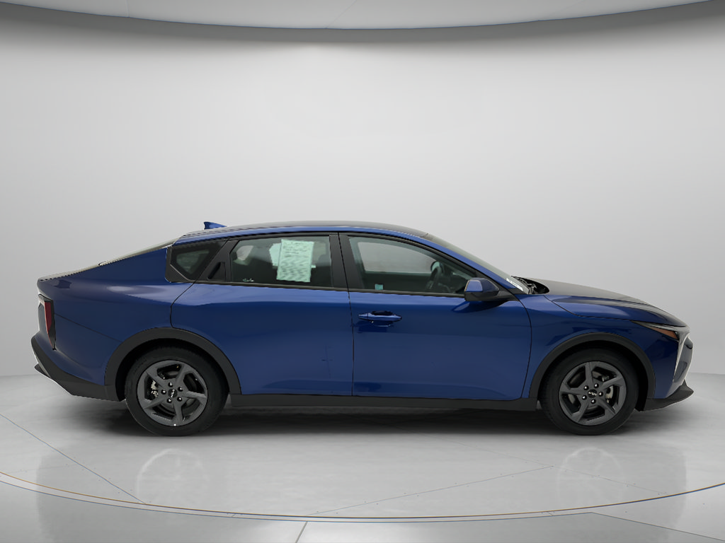 Used 2025 Kia K4 LXS FWD image 4