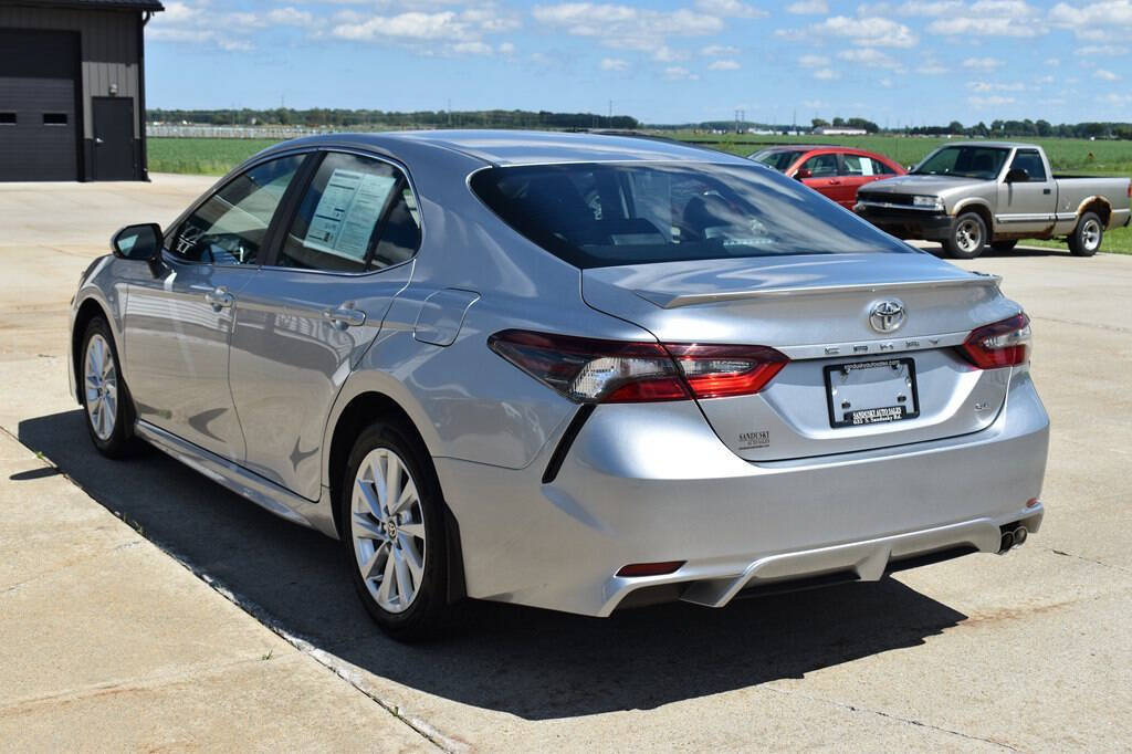 Used 2024 Toyota Camry SE FWD image 5