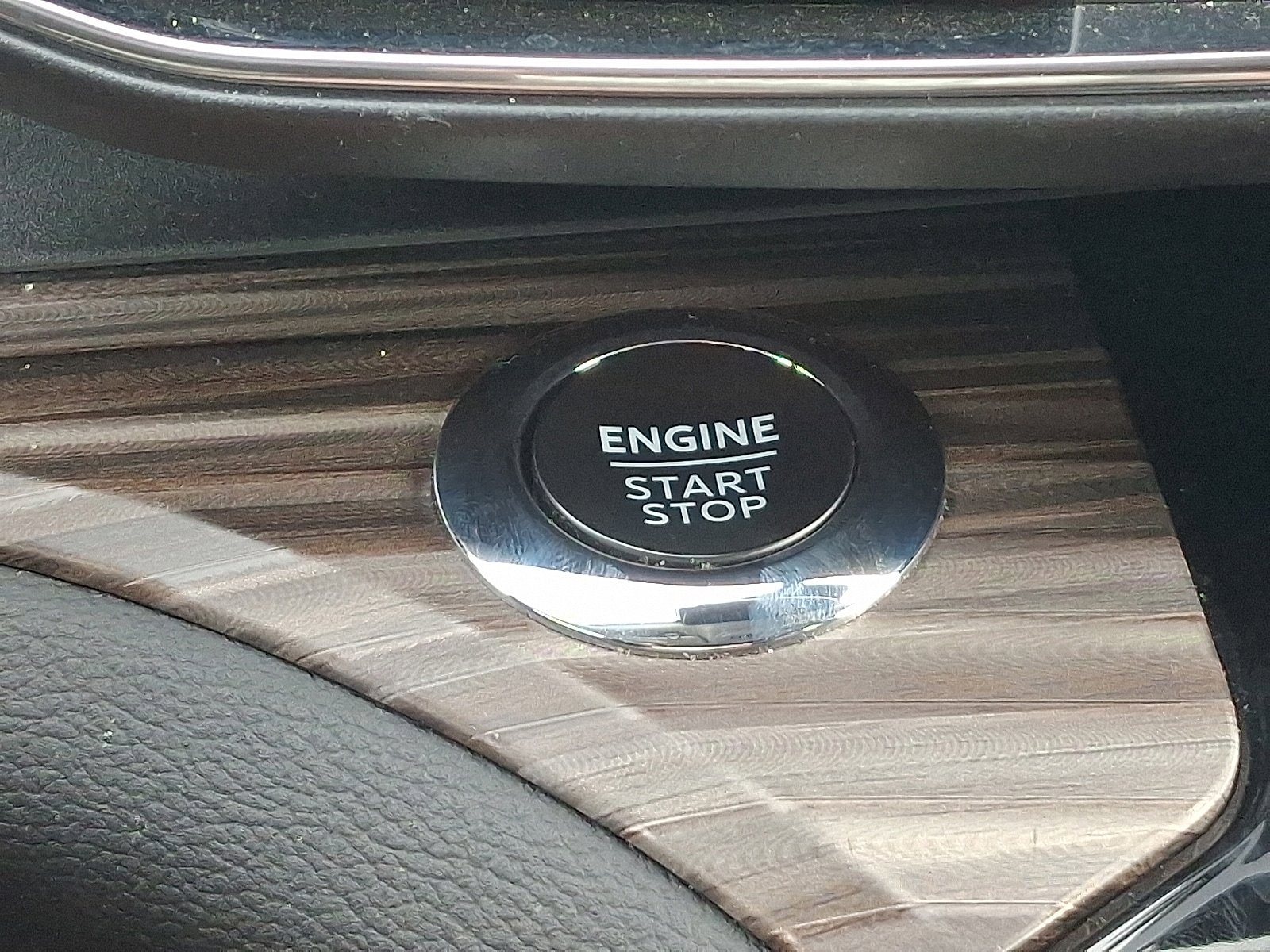 Certified 2023 Ford Explorer Limited w/ Limited Technology Package image 25