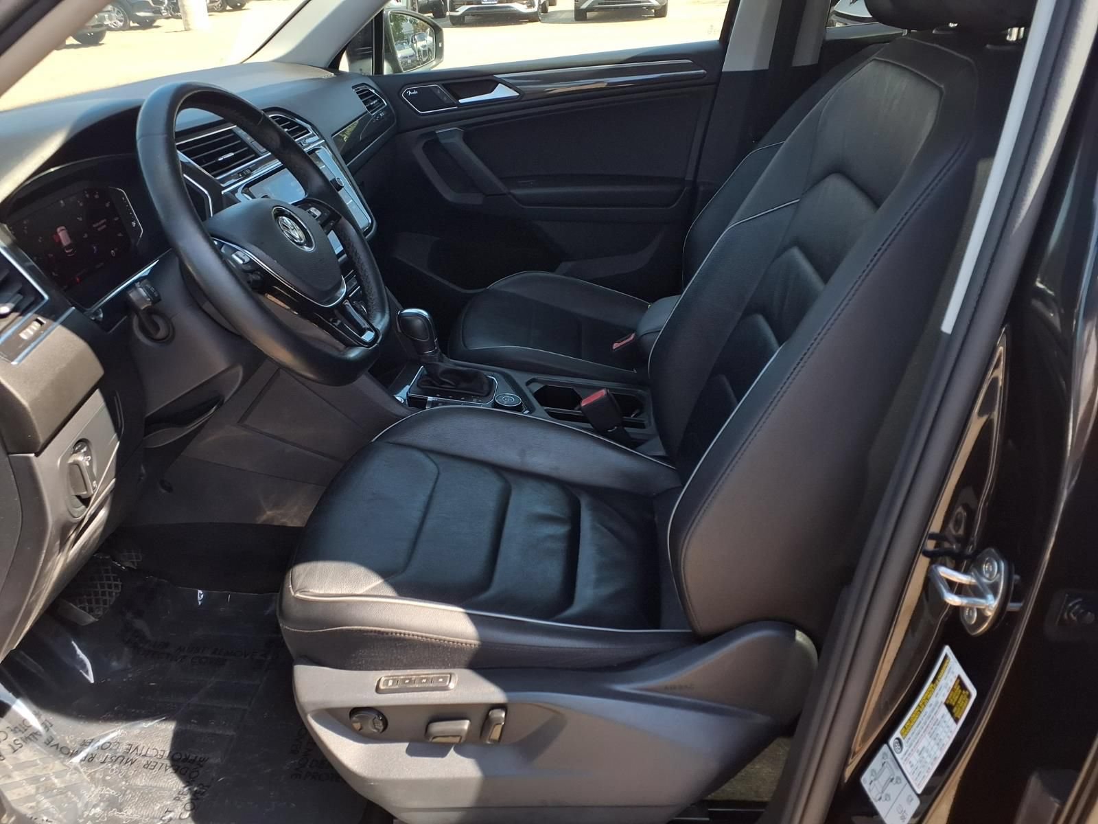 Used 2019 Volkswagen Tiguan SEL Premium AWD/4WD image 17