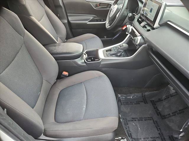 Used 2025 Toyota RAV4 LE AWD/4WD image 26