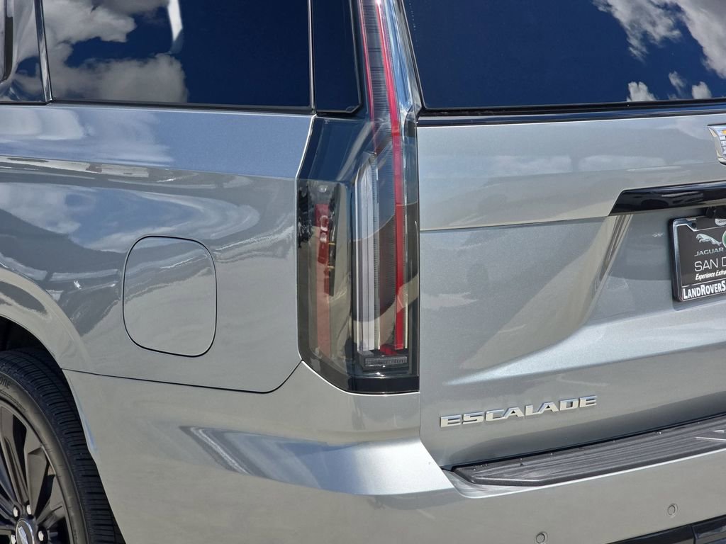 Used 2025 Cadillac Escalade V AWD/4WD image 40
