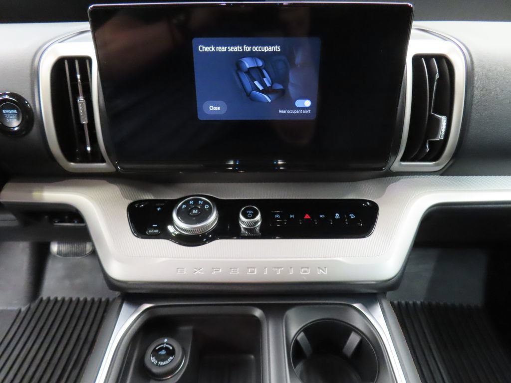 Used 2025 Ford Expedition Max Active AWD/4WD image 18