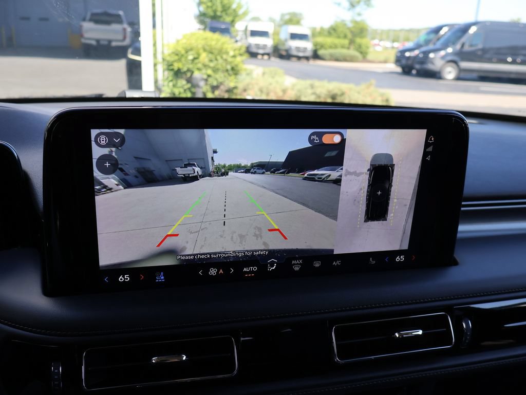 Used 2025 Lincoln Aviator AWD image 23