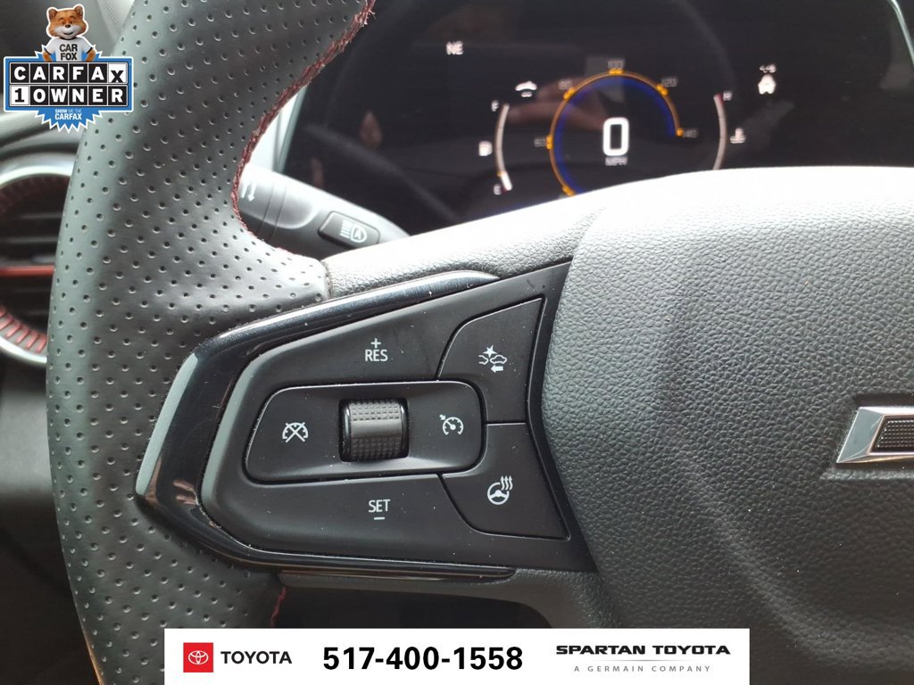 Used 2025 Chevrolet Trax RS w/ Sunroof Package FWD image 17