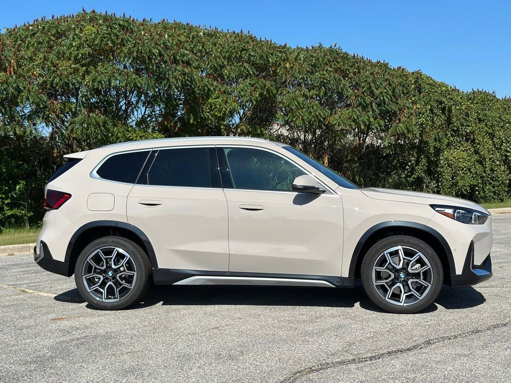 New 2026 BMW X1 xDrive28i w/ Technology Package AWD/4WD image 8