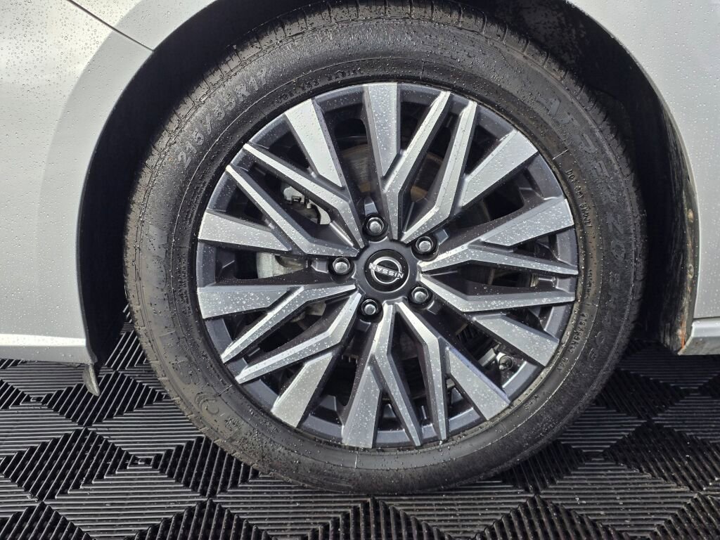 Used 2023 Nissan Altima 2.5 SV image 12