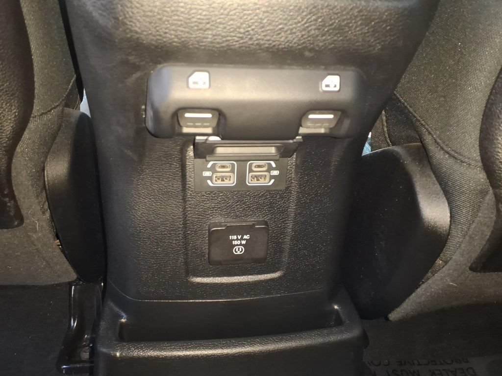 Used 2024 Jeep Wrangler Unlimited Rubicon 4xe AWD/4WD image 9