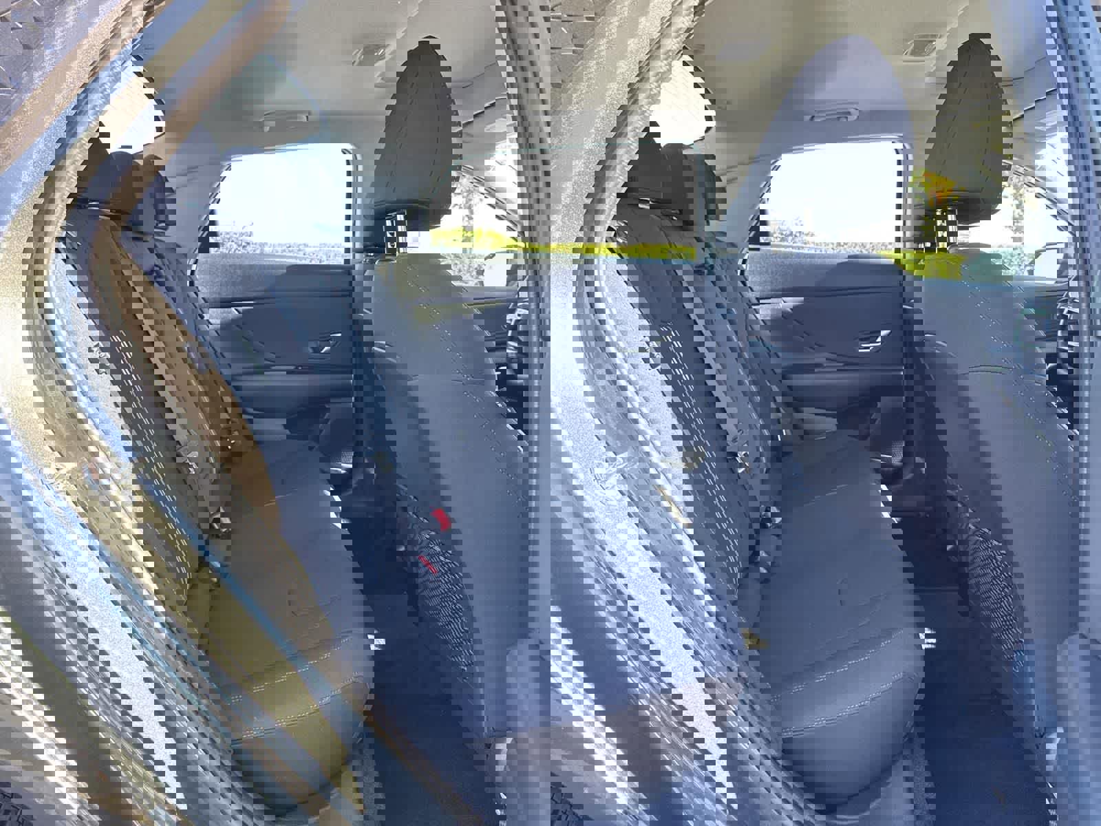 Certified 2025 Hyundai Elantra SEL image 37