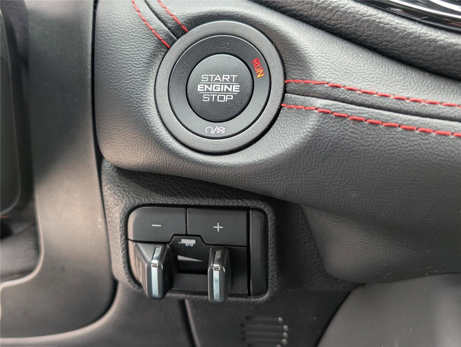 Used 2023 Dodge Durango R/T w/ Blacktop Package image 25