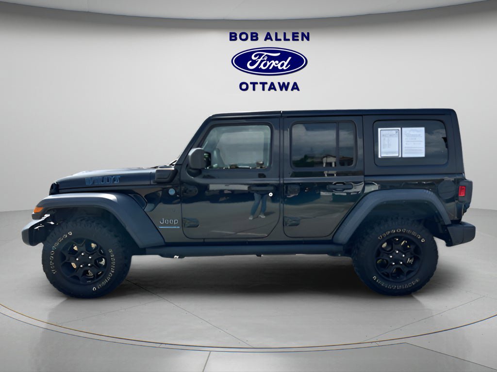 Used 2023 Jeep Wrangler Unlimited image 2