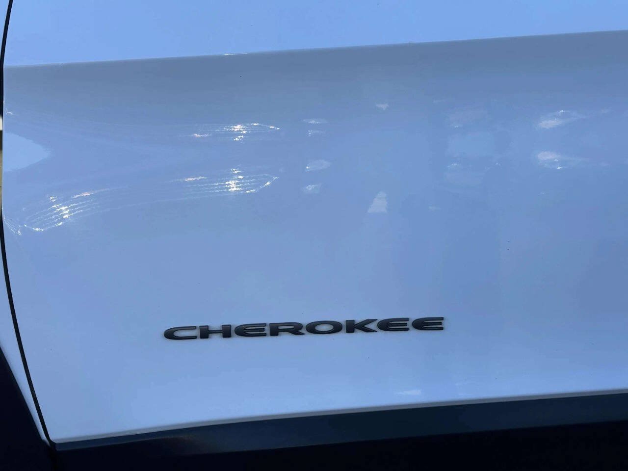 Used 2019 Jeep Cherokee Trailhawk w/ Cold Weather Group AWD/4WD image 40