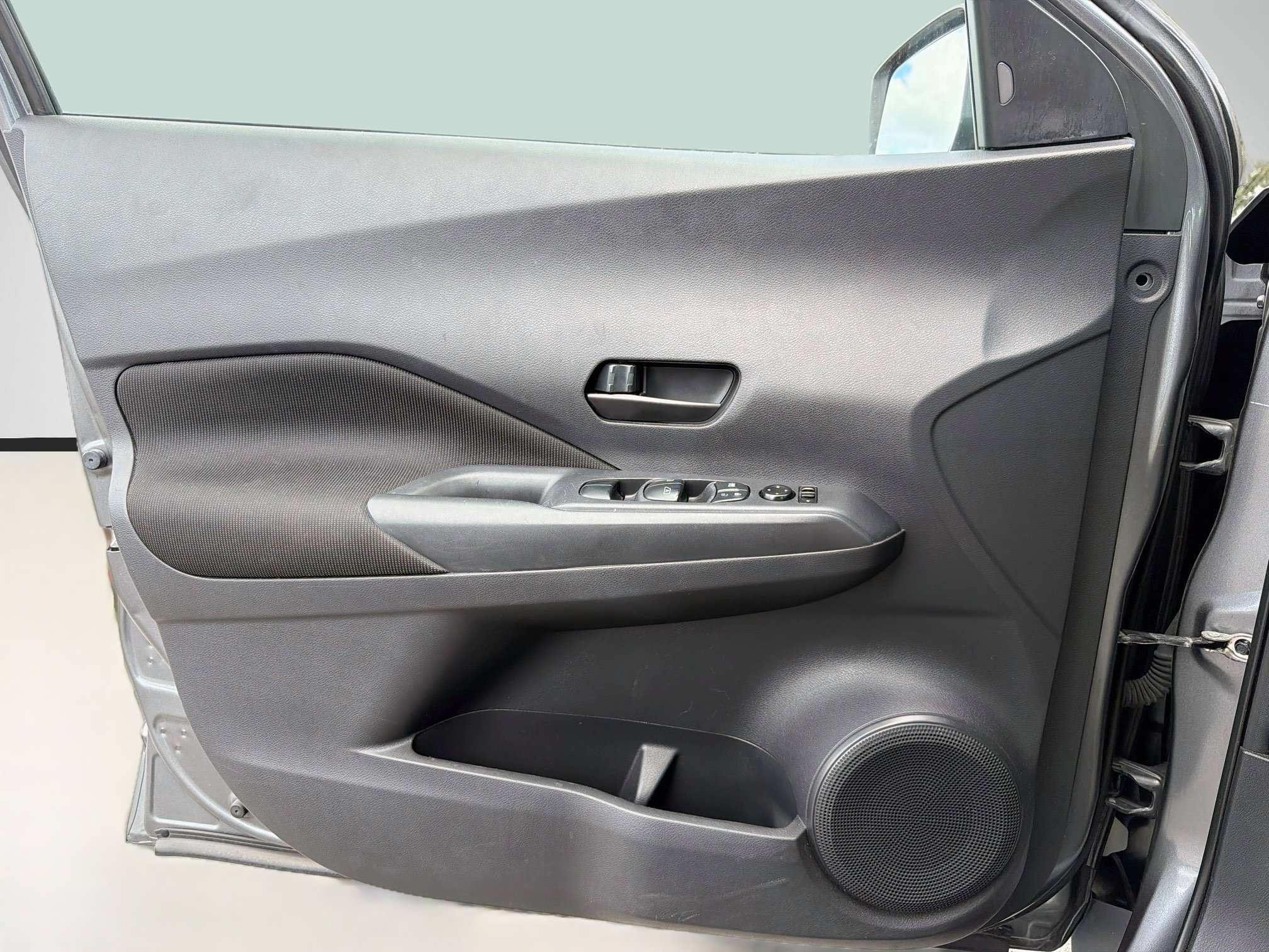 Used 2021 Nissan Kicks S FWD image 19