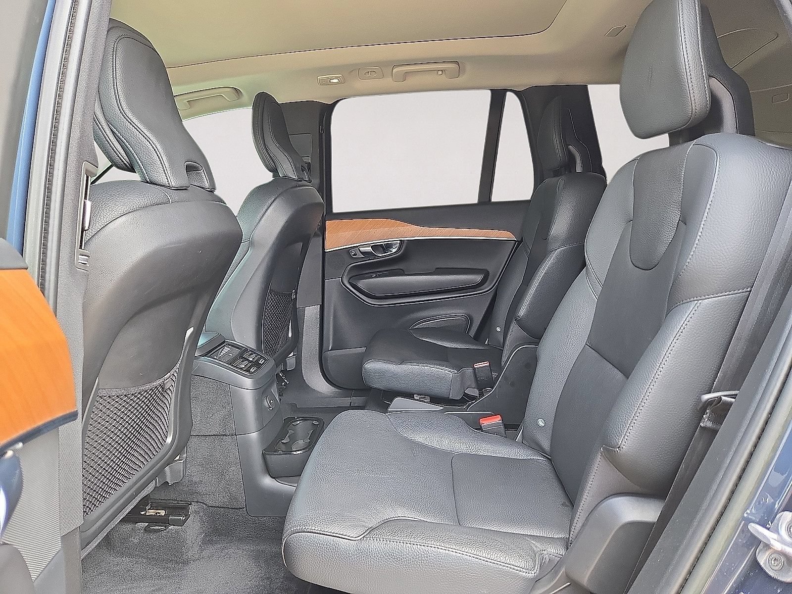 Used 2023 Volvo XC90 T8 Plus AWD/4WD image 16
