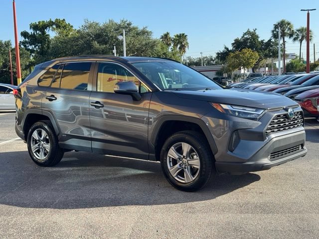 Used 2022 Toyota RAV4 XLE w/ Convenience Package AWD/4WD image 7