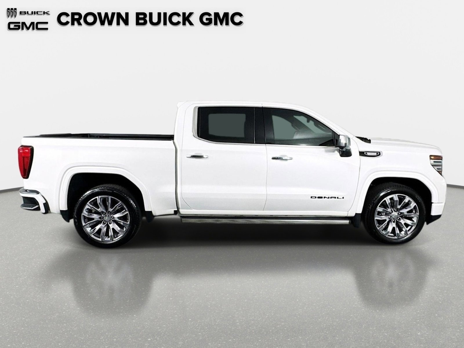 Certified 2023 GMC Sierra 1500 Denali w/ Denali Reserve Package AWD/4WD image 4