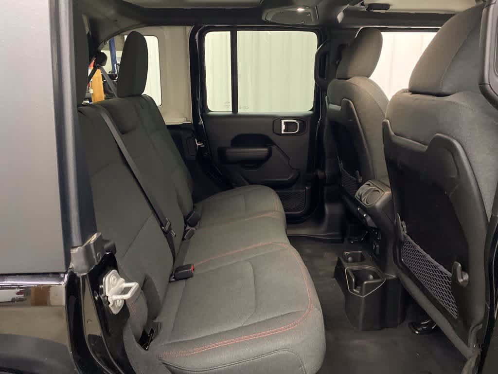 Used 2025 Jeep Wrangler Unlimited Rubicon AWD/4WD image 17