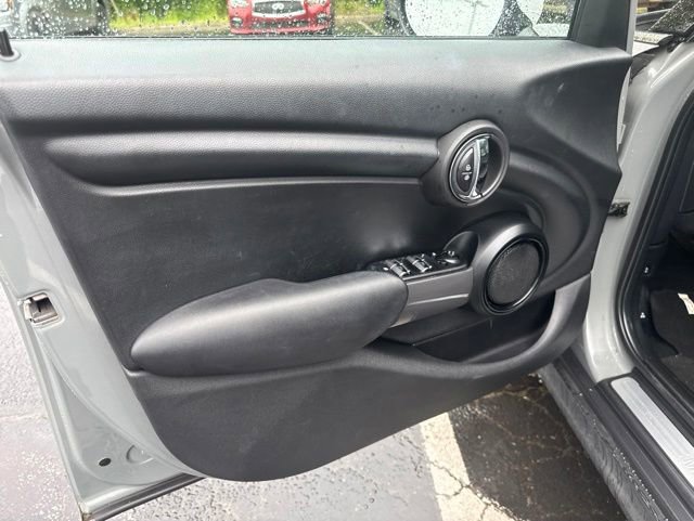 Used 2018 MINI Cooper 4-Door Hardtop FWD image 12