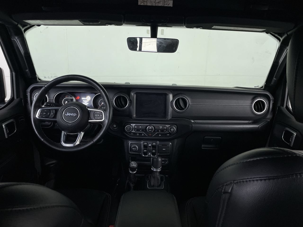 Used 2020 Jeep Wrangler Unlimited Sahara AWD/4WD image 15