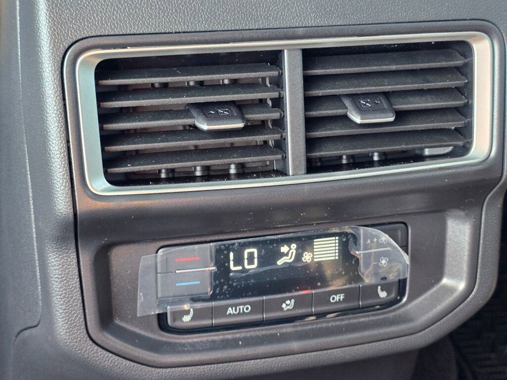 New 2025 Volkswagen Atlas SEL image 31