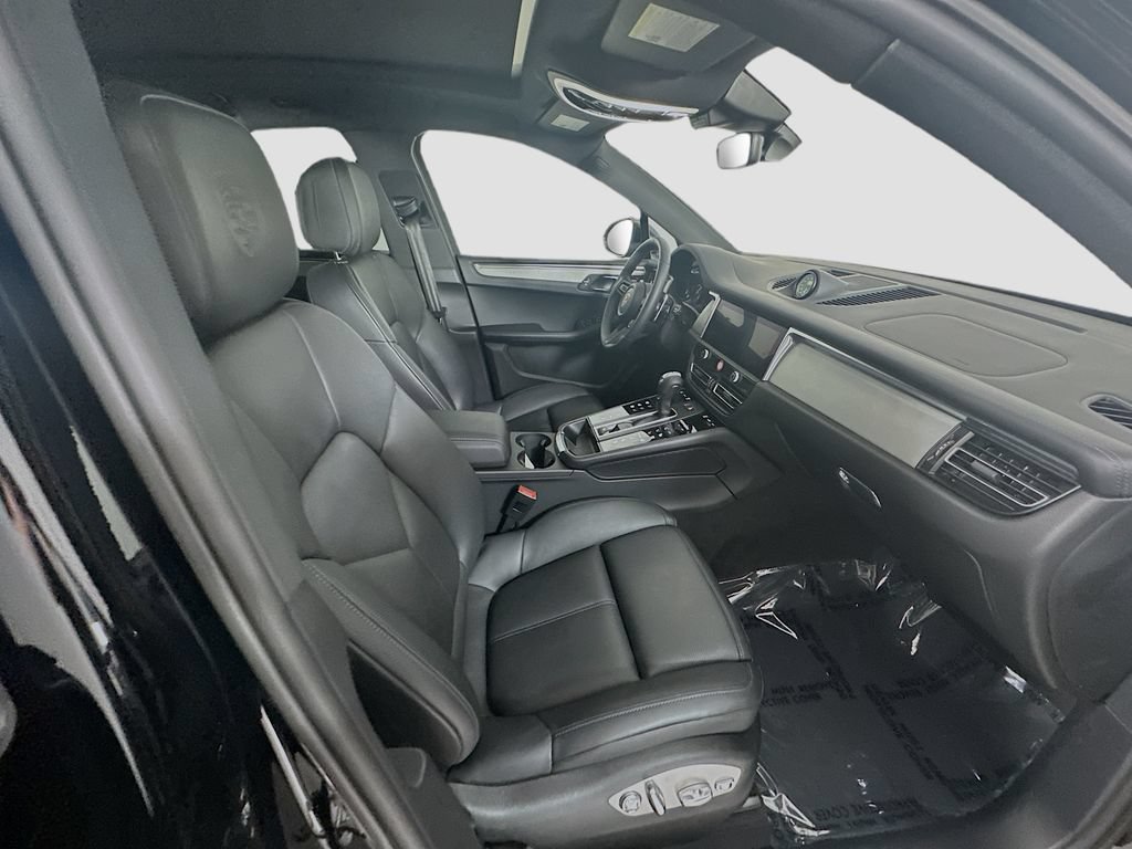 New 2026 Porsche Macan Turbo AWD/4WD image 29