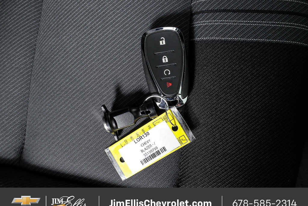Certified 2025 Chevrolet Blazer LT FWD image 23