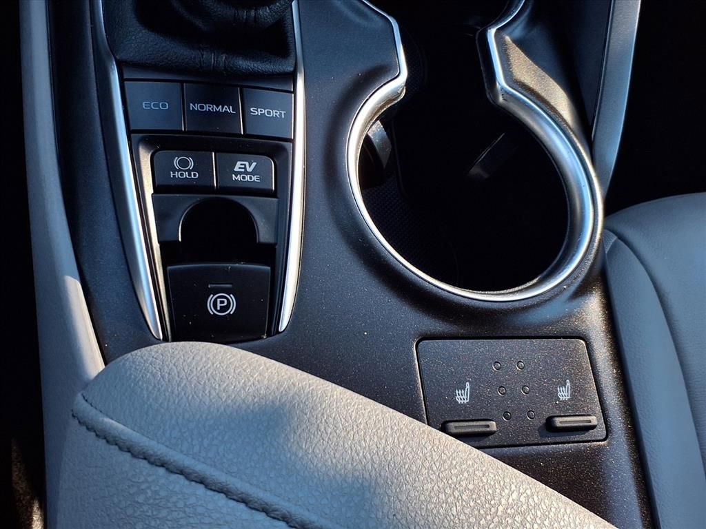 Used 2024 Toyota Camry XLE image 21