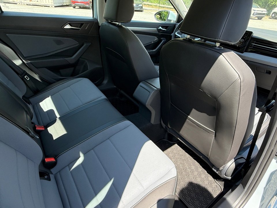 New 2026 Volkswagen Jetta SE FWD image 29