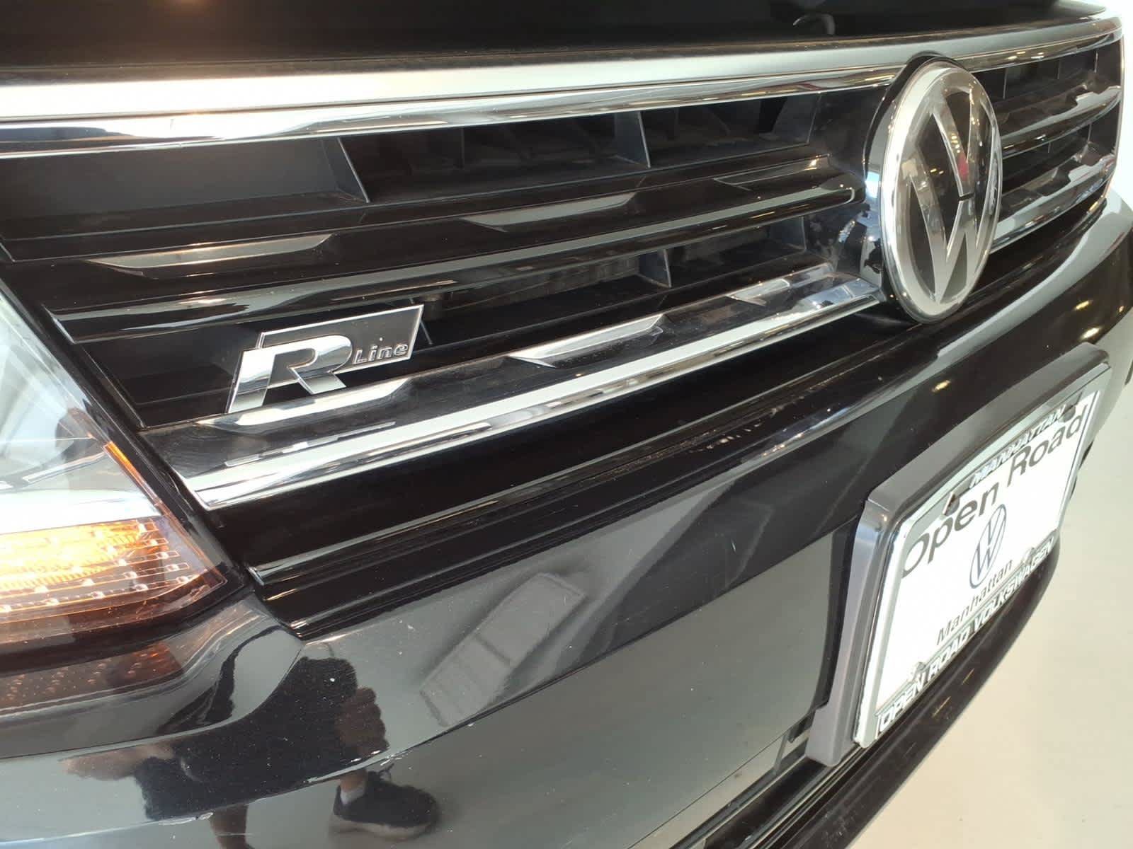 Used 2020 Volkswagen Tiguan SE R-Line AWD/4WD image 28