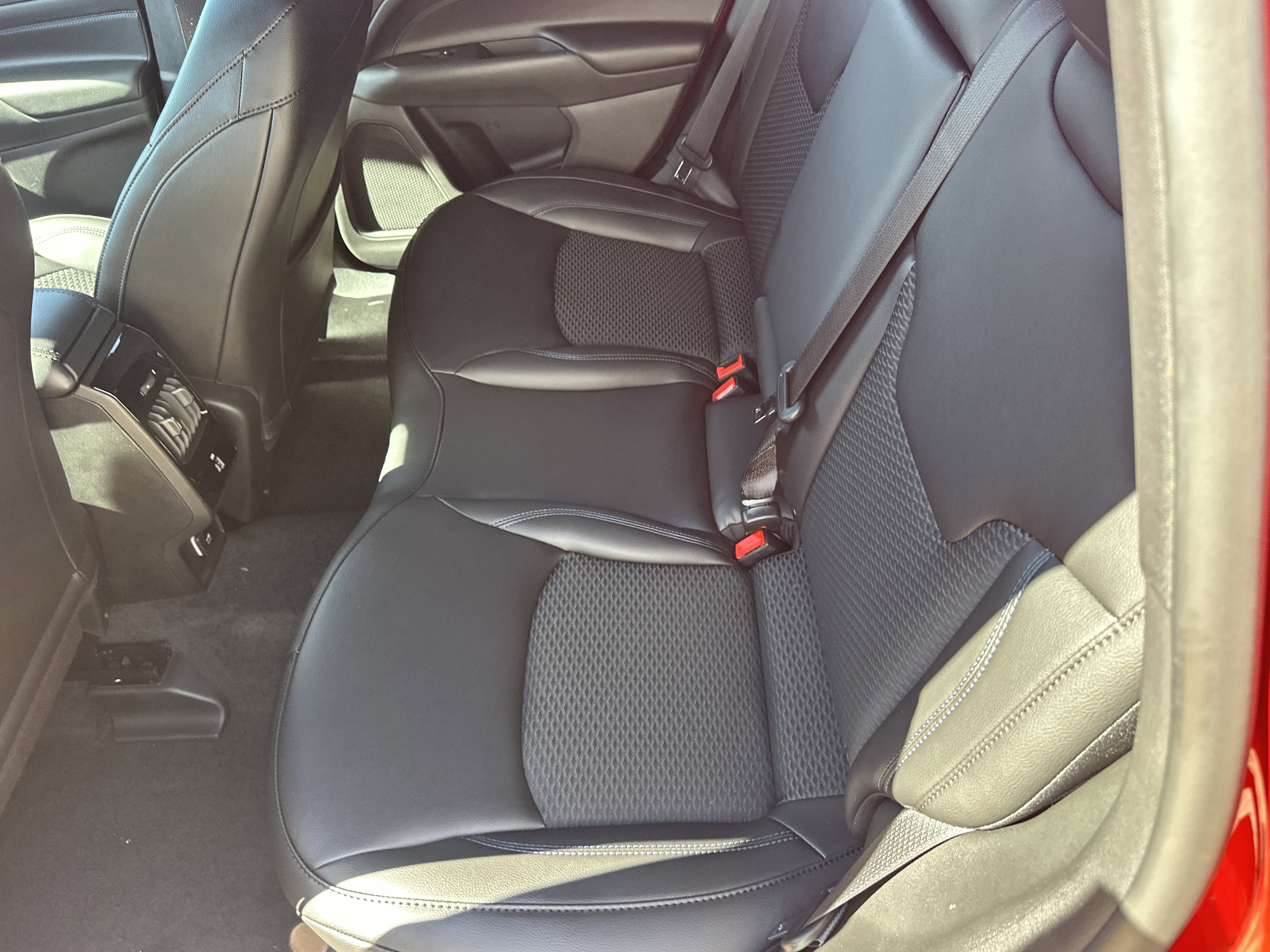 New 2026 Jeep Compass Latitude image 9