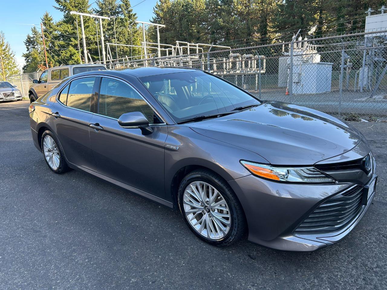 Used 2019 Toyota Camry XLE FWD image 3