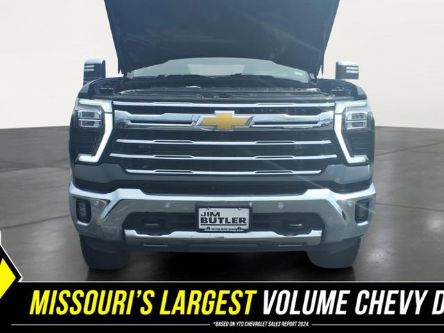 Used 2024 Chevrolet Silverado 3500 LTZ w/ LTZ Premium Package AWD/4WD image 25