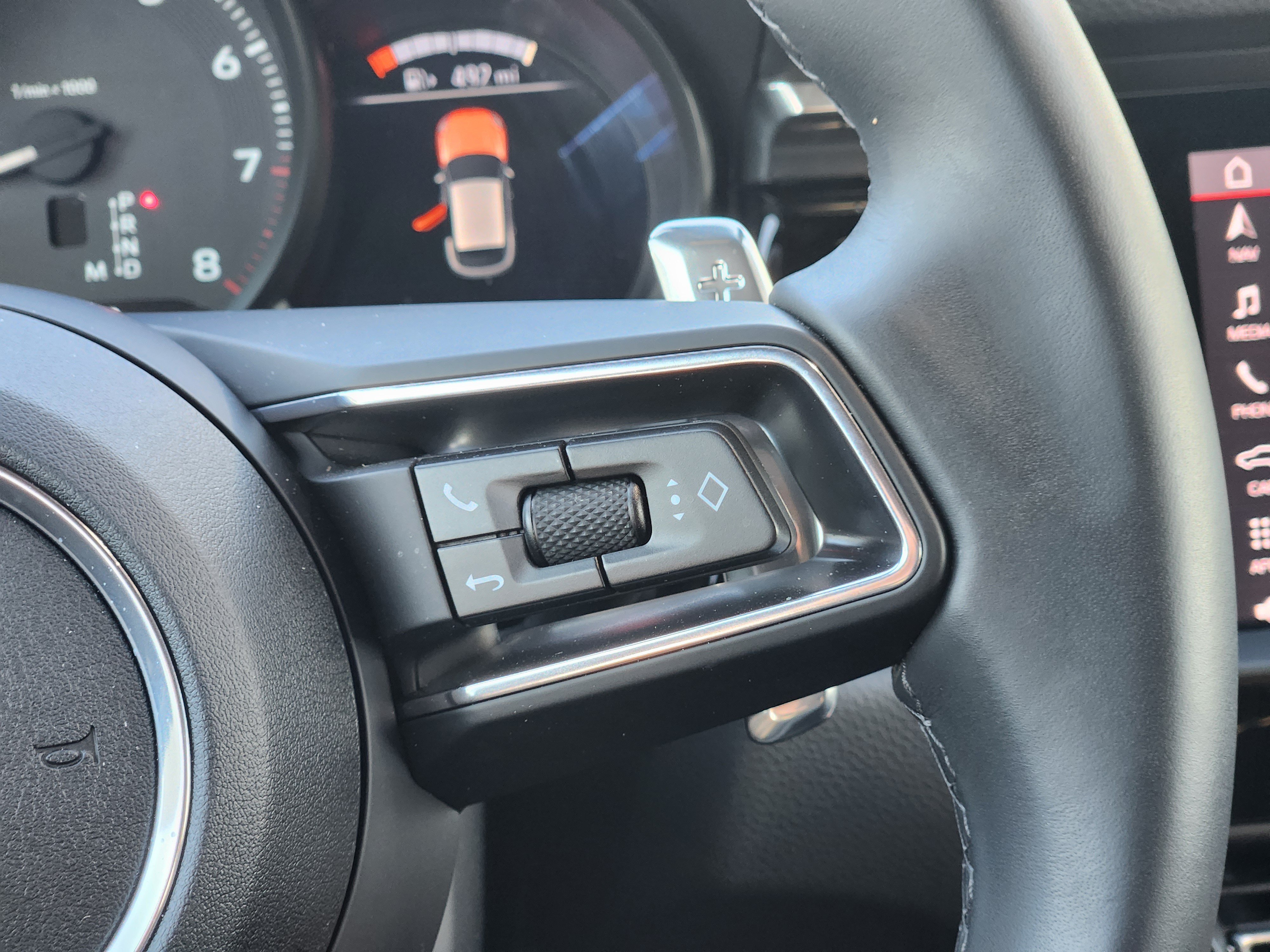 Certified 2026 Porsche Macan AWD/4WD image 29
