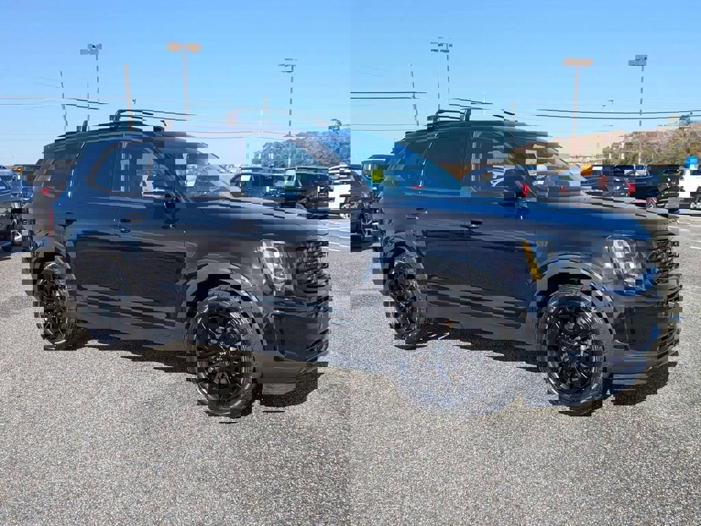 Used 2022 Kia Telluride EX w/ EX Premium Package image 3