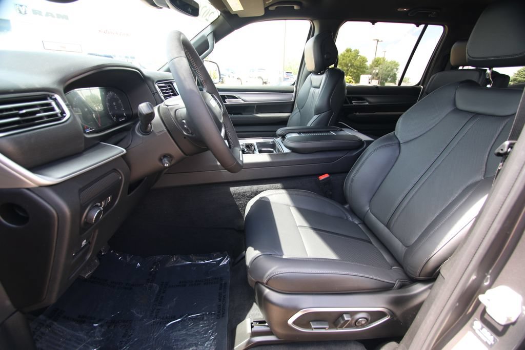 New 2026 Jeep Grand Wagoneer Limited w/ Convenience Group I AWD/4WD image 6