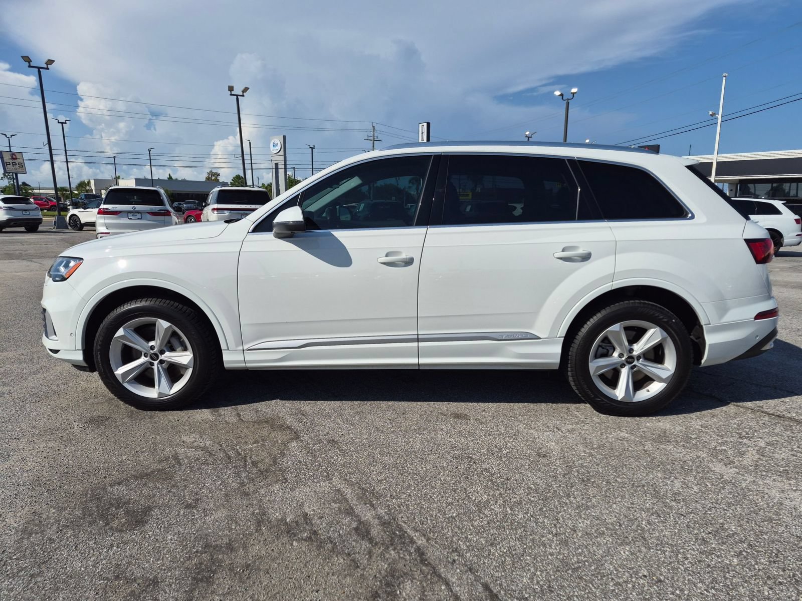 Used 2022 Audi Q7 3.0T Premium AWD/4WD image 9