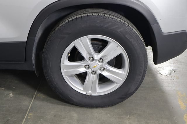 Used 2019 Chevrolet Trax LT w/ LT Convenience Package FWD image 38
