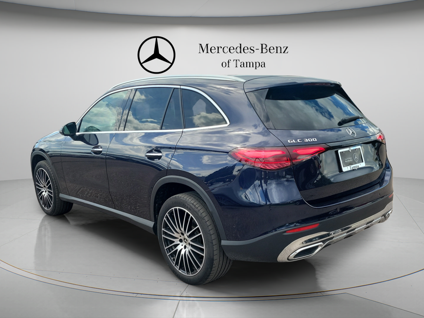 Certified 2024 Mercedes-Benz GLC 300 4MATIC image 2