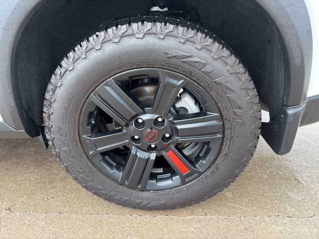 Used 2025 Nissan Rogue SV AWD/4WD image 14
