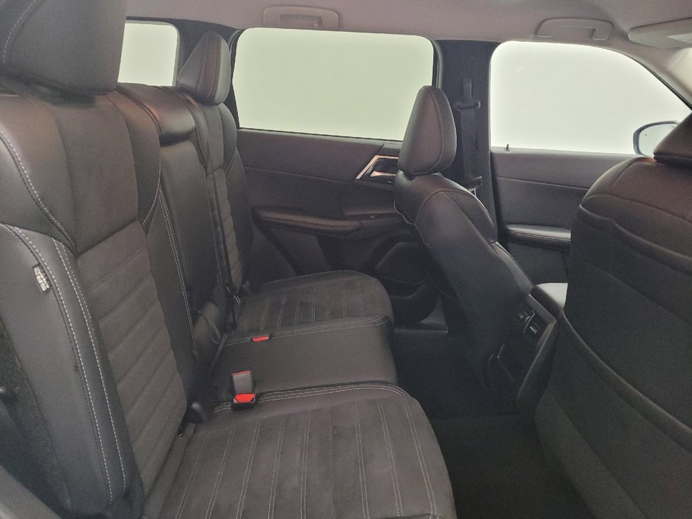 Used 2024 Mitsubishi Outlander SE AWD/4WD image 19